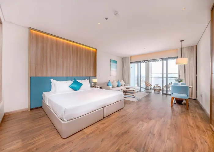 A La Carte High Floor, Luxury Bay View *