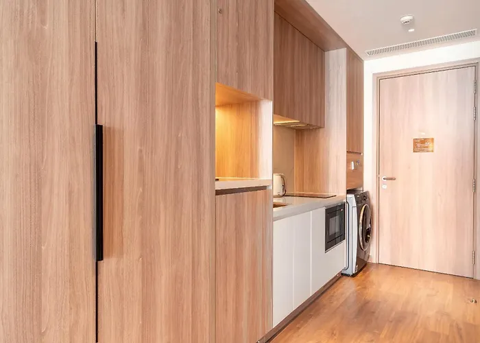 A La Carte High Floor, Luxury Bay View *